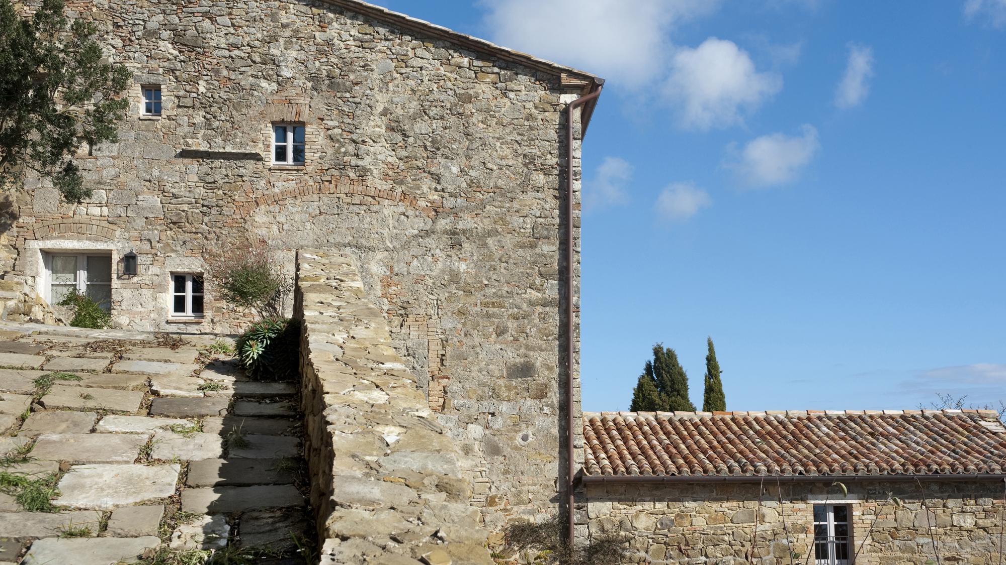 Monteverdi Muri Antichi — village house